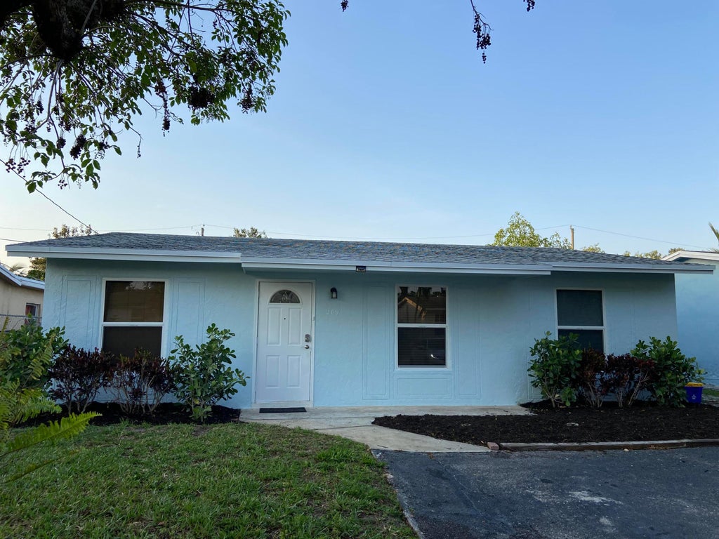 Photo of 209 Coventry Street, Boca Raton, FL 33487 (MLS # R11103521)