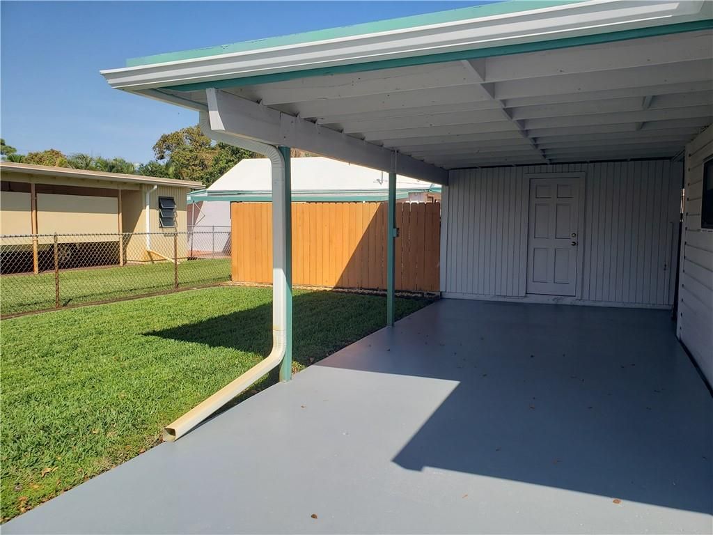 Photo of 801 NE 38th Street, Oakland Park, FL 33334 (MLS # F10414988)