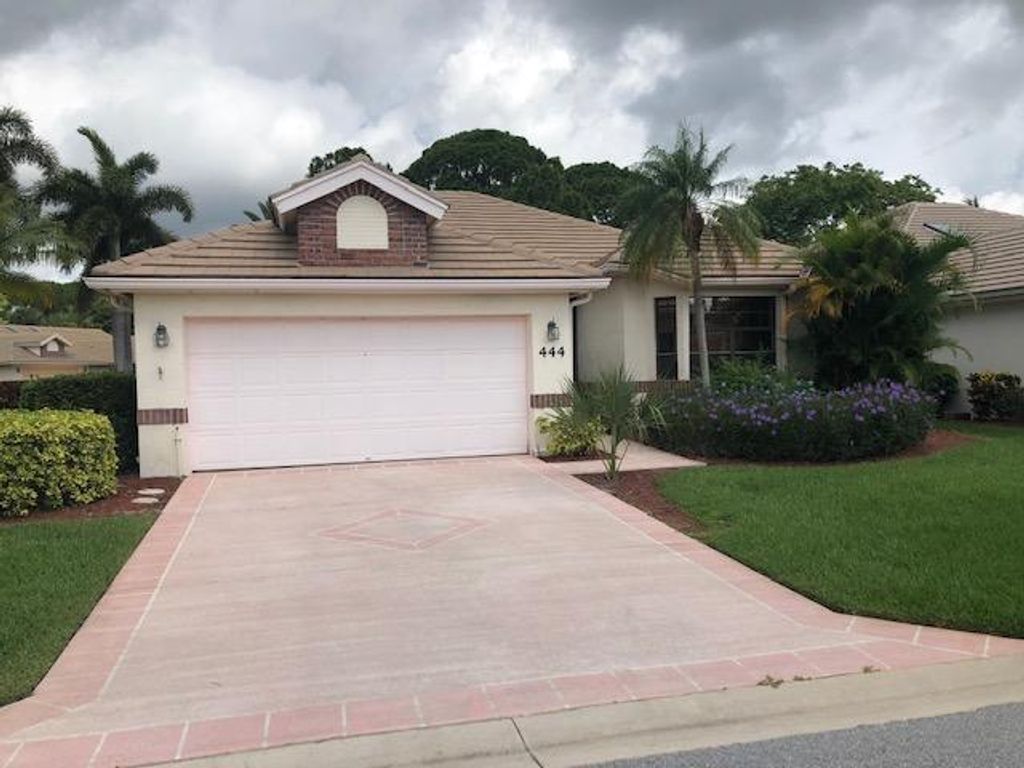 Photo of 444 SW Jefferson Circle, Port Saint Lucie, FL 34986 (MLS # R10739347)