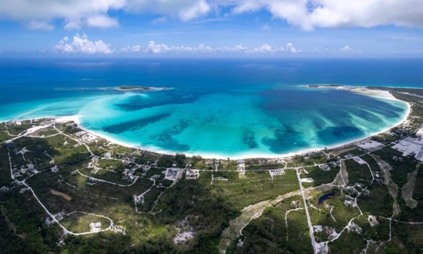 The Great Harbour Cay Marina and Haines Cay present an unparalleled investment opportunity of a Resort development site, marina and golf course. Combining luxury living and lucrative potential amidst the stunning natural beauty of the Bahamas, the 2 private islands are nestled in the serene waters of the Berry Islands, Bahamas. Great Harbour Cay Marina and the nearby Haines Cay present an unparalleled residential community for UHNW seeking to own a piece of unspoiled paradise. Spread over 500 acres including the golf course, this private island sanctuary is poised to become the Caribbean’s most prestigious destination, only 150 miles from the cosmopolitan allure of Palm Beach, Florida. The island offers 2.5 miles of pristine white sand beaches, promising privacy and panoramic views.