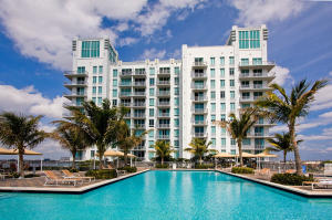 Beautiful 2 bedroom 2 bathroom condo in Downtown West Palm Beach.