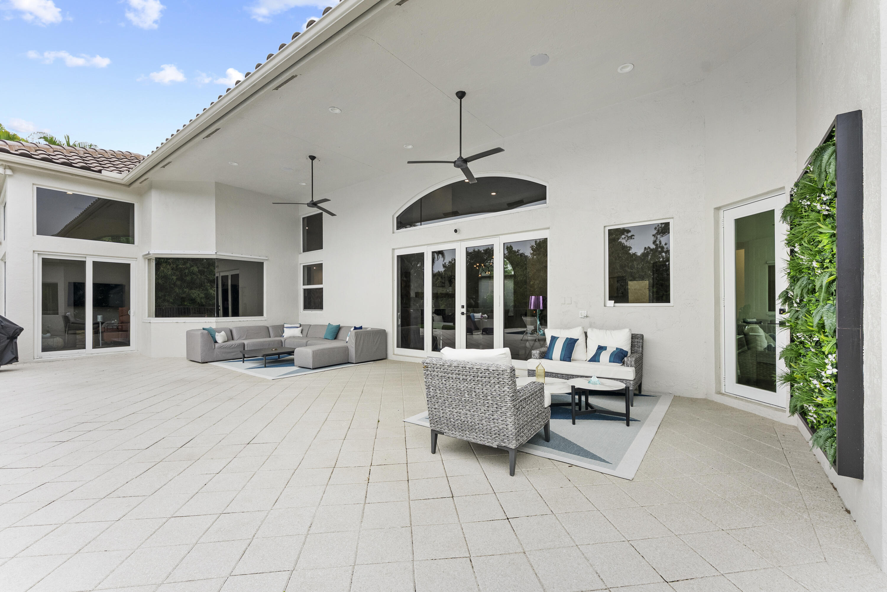 PARKSIDE - Residential