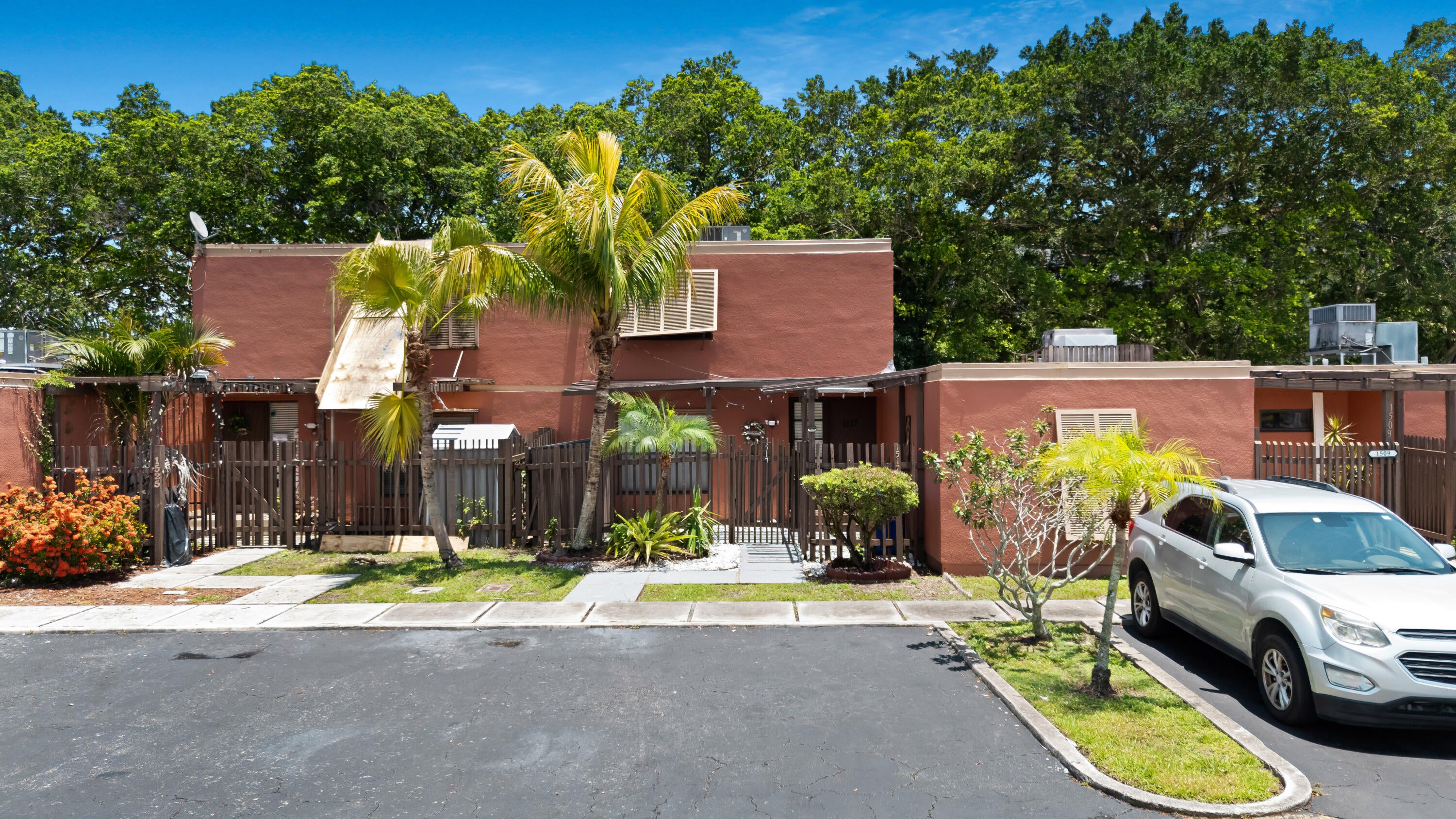 1517 Fairway Road