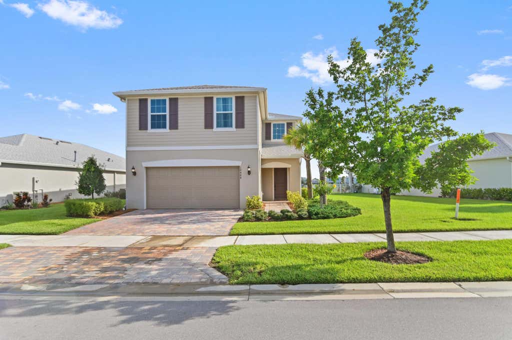 Photo of 10484 SW Captiva Drive, Port Saint Lucie, FL 34987 (MLS # R11006519)
