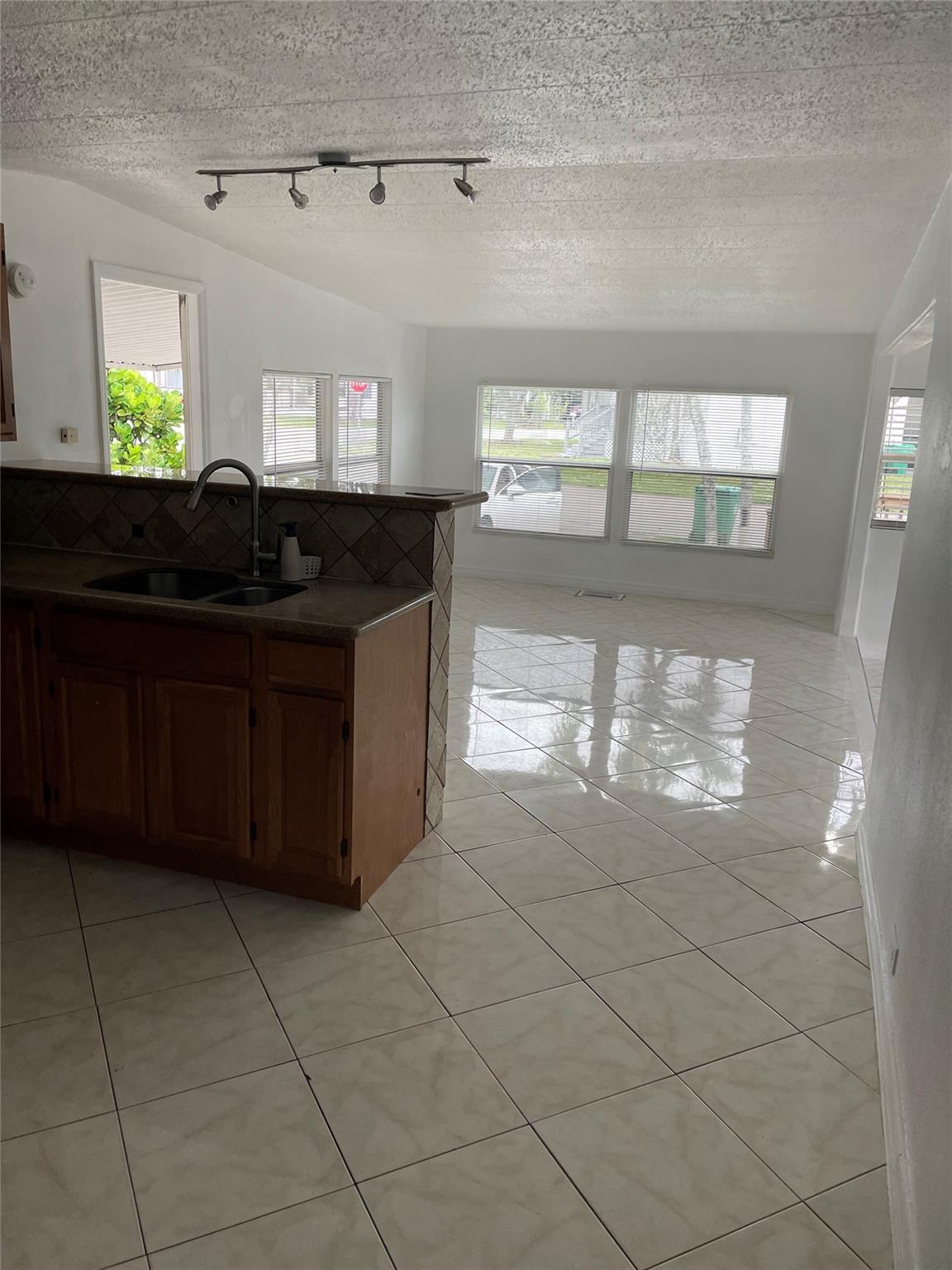 Park City Sec Two-A 61-22 - Residential Lease