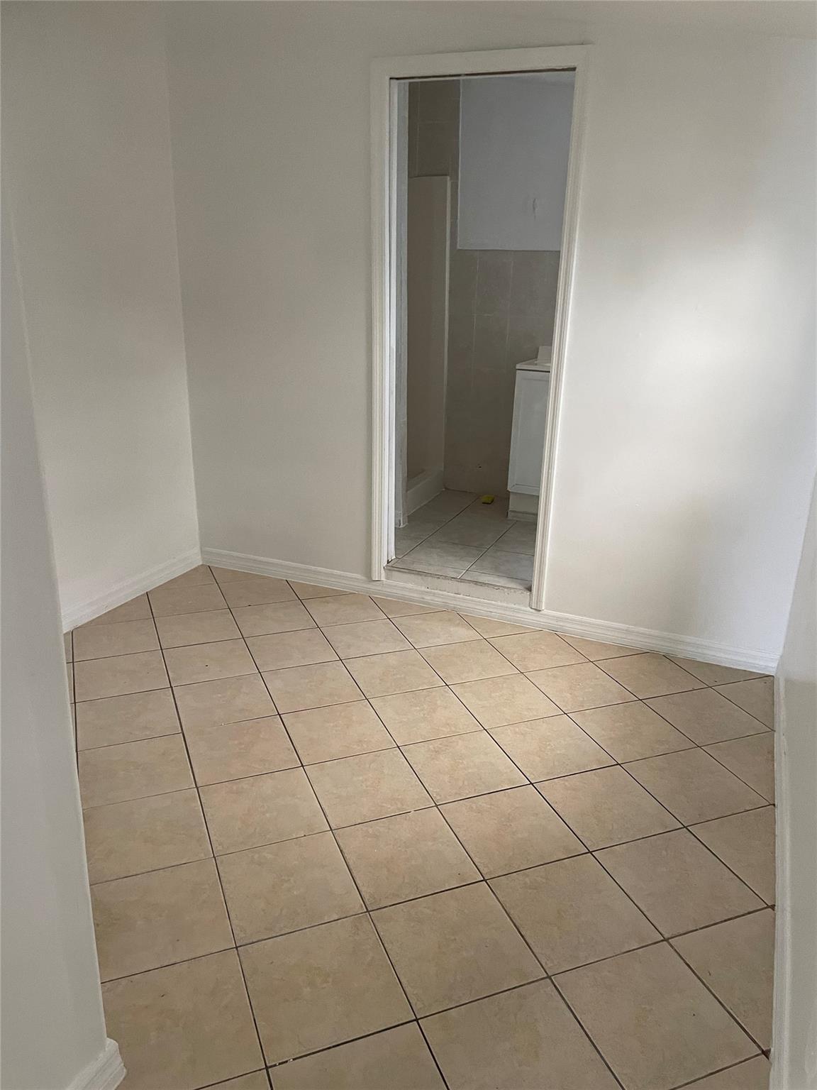 Park City Sec Two-A 61-22 - Residential Lease