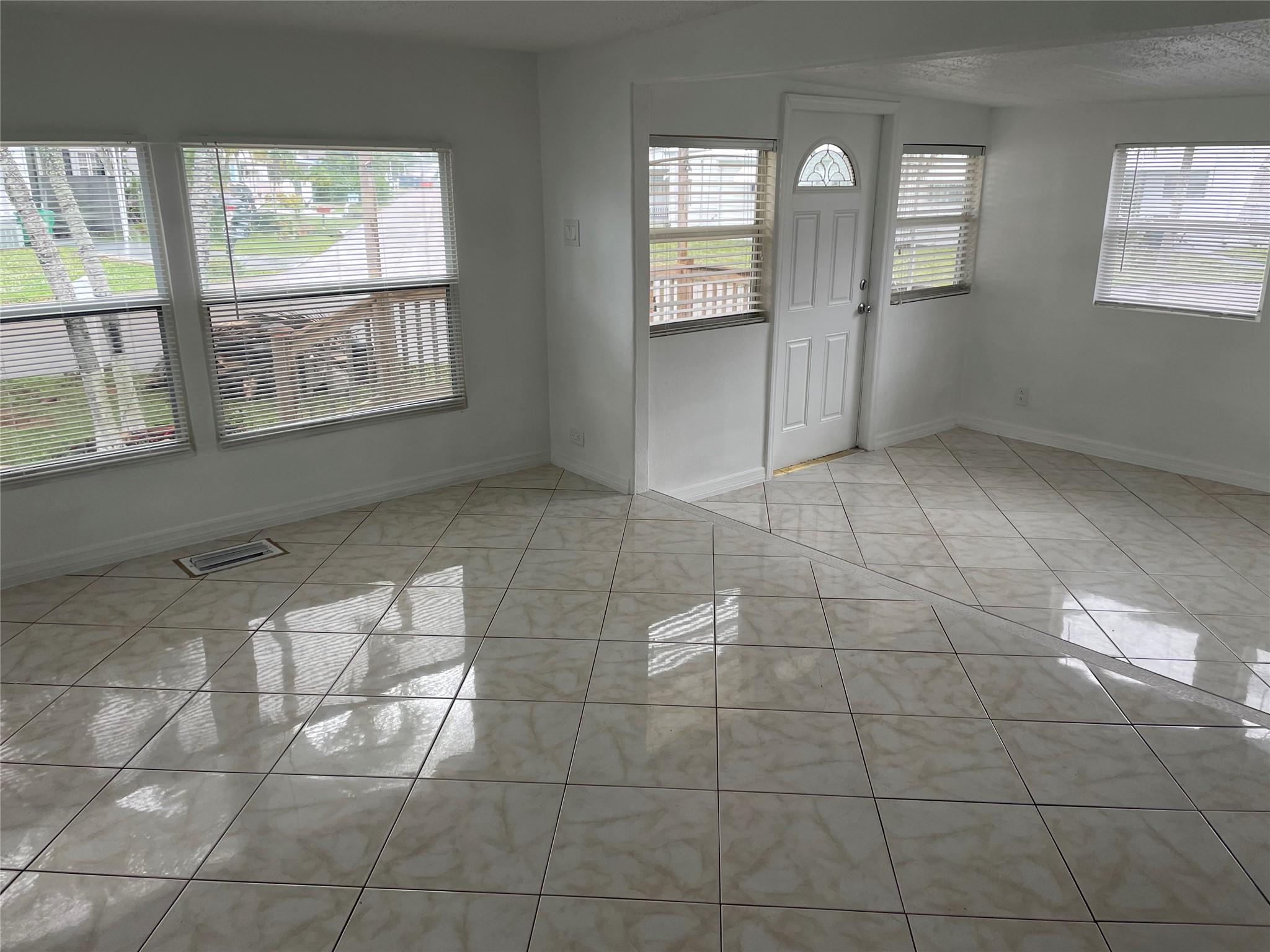 Park City Sec Two-A 61-22 - Residential Lease