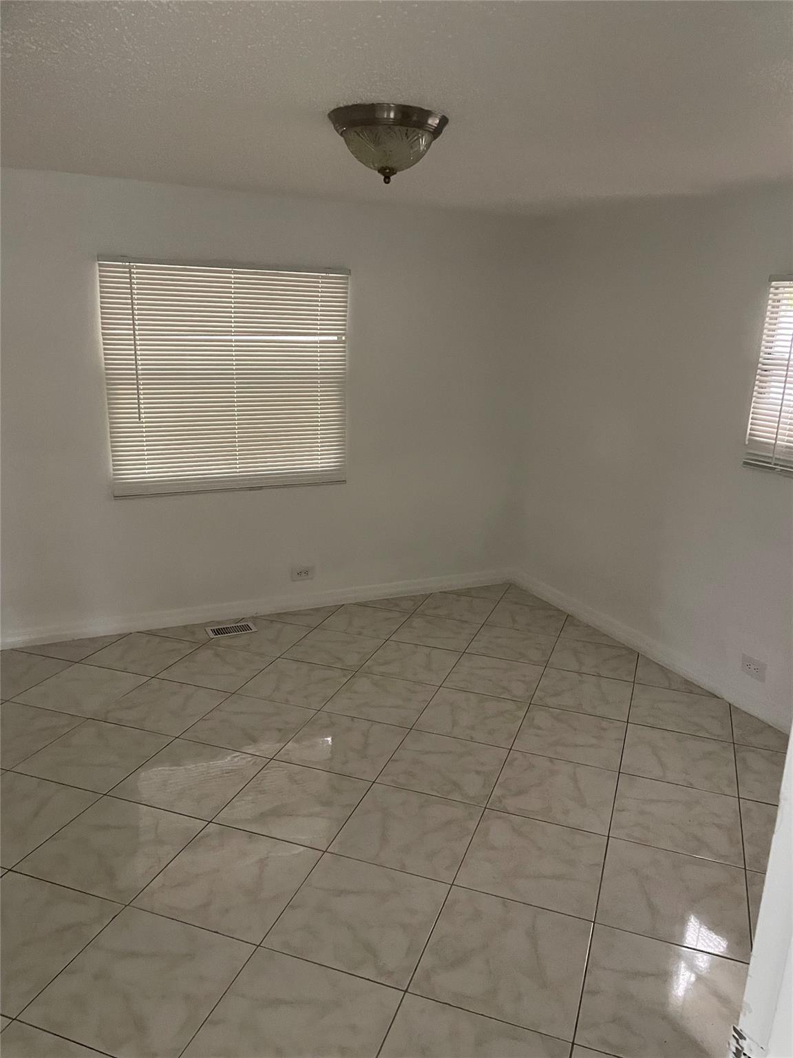 Park City Sec Two-A 61-22 - Residential Lease