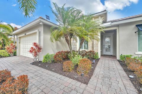 Property photo of 11555 Sw Apple Blossom Trail, Port St Lucie, FL 34987