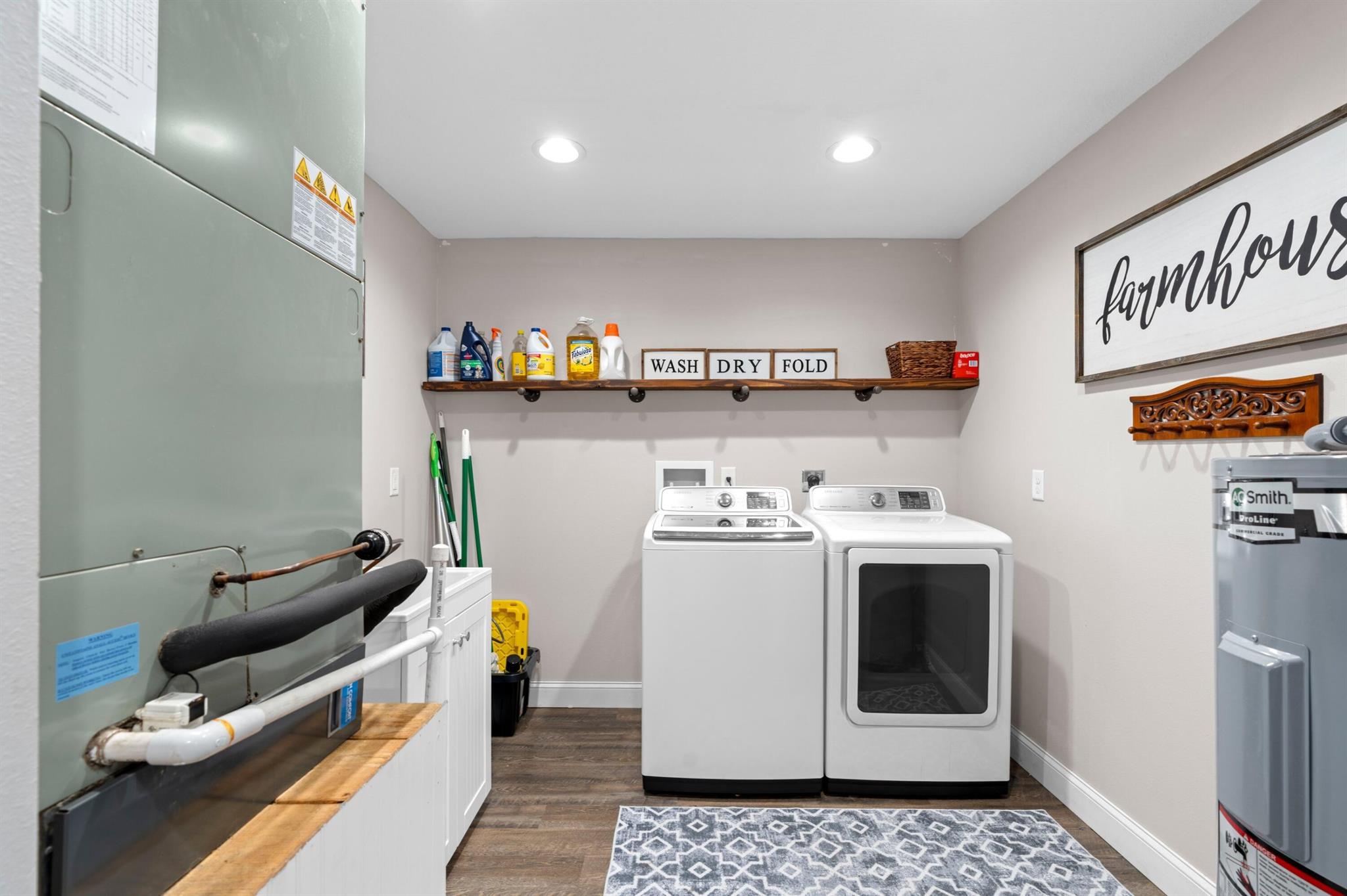 SHERMAN WOOD RANCHES - Residential