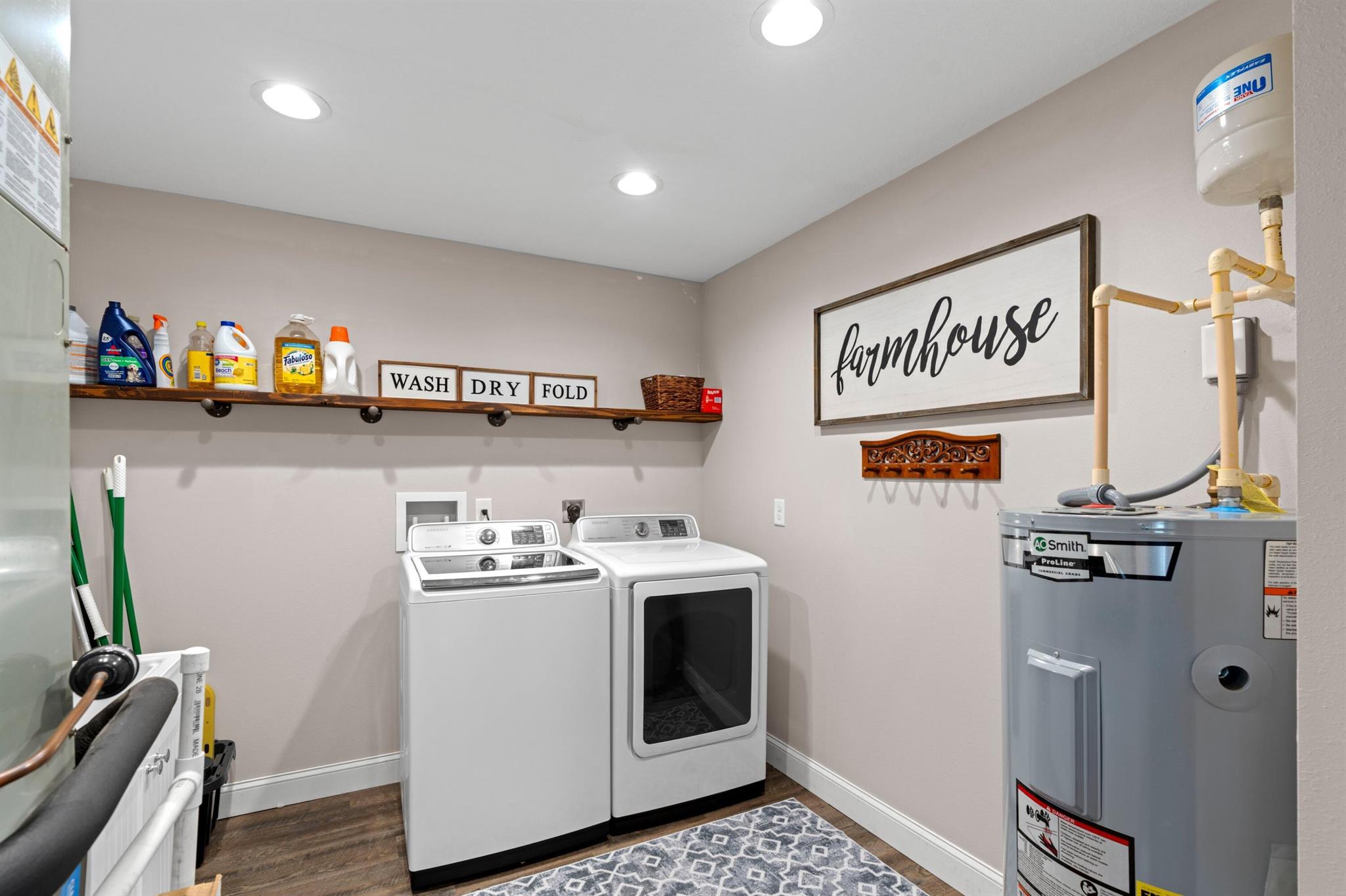 SHERMAN WOOD RANCHES - Residential