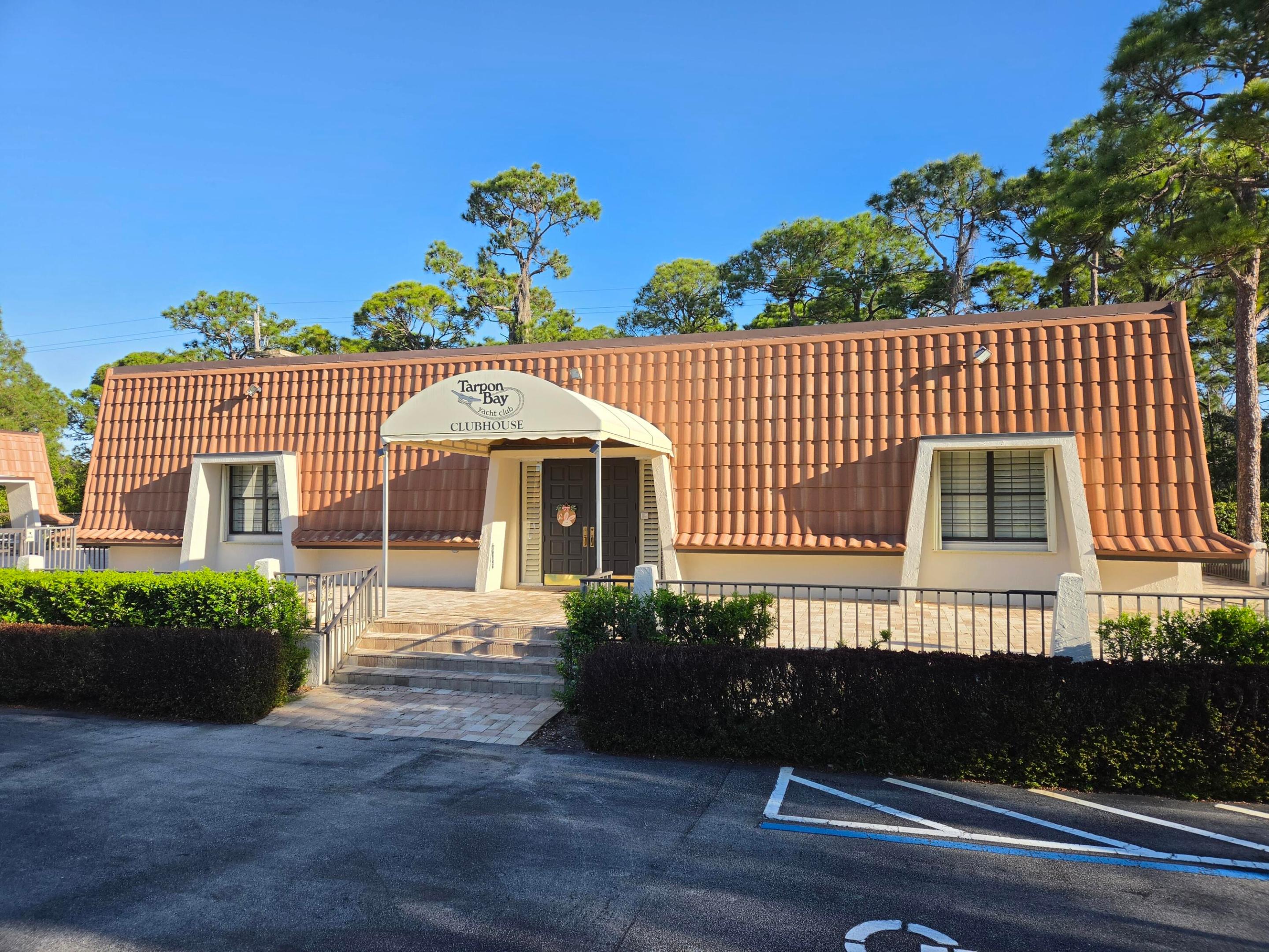 Tarpon Bay Yacht Club - Residential