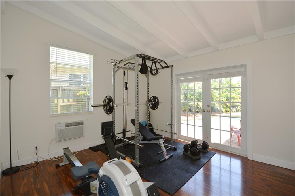 Lauderdale Isles - Residential