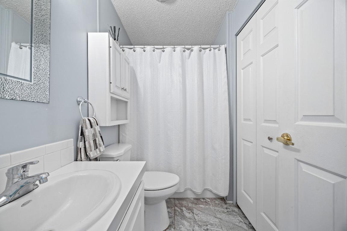 TALLOWWOOD ISLE - Residential