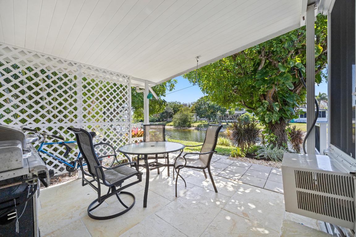 TALLOWWOOD ISLE - Residential