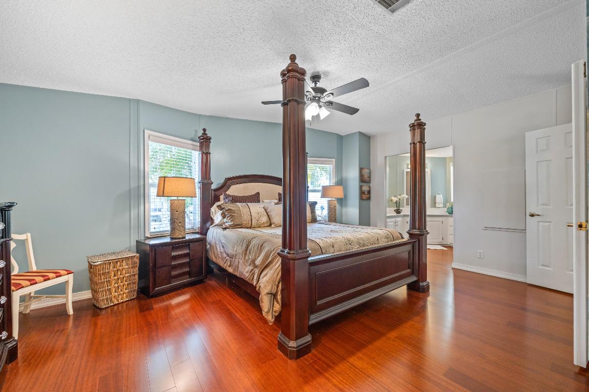 TALLOWWOOD ISLE - Residential