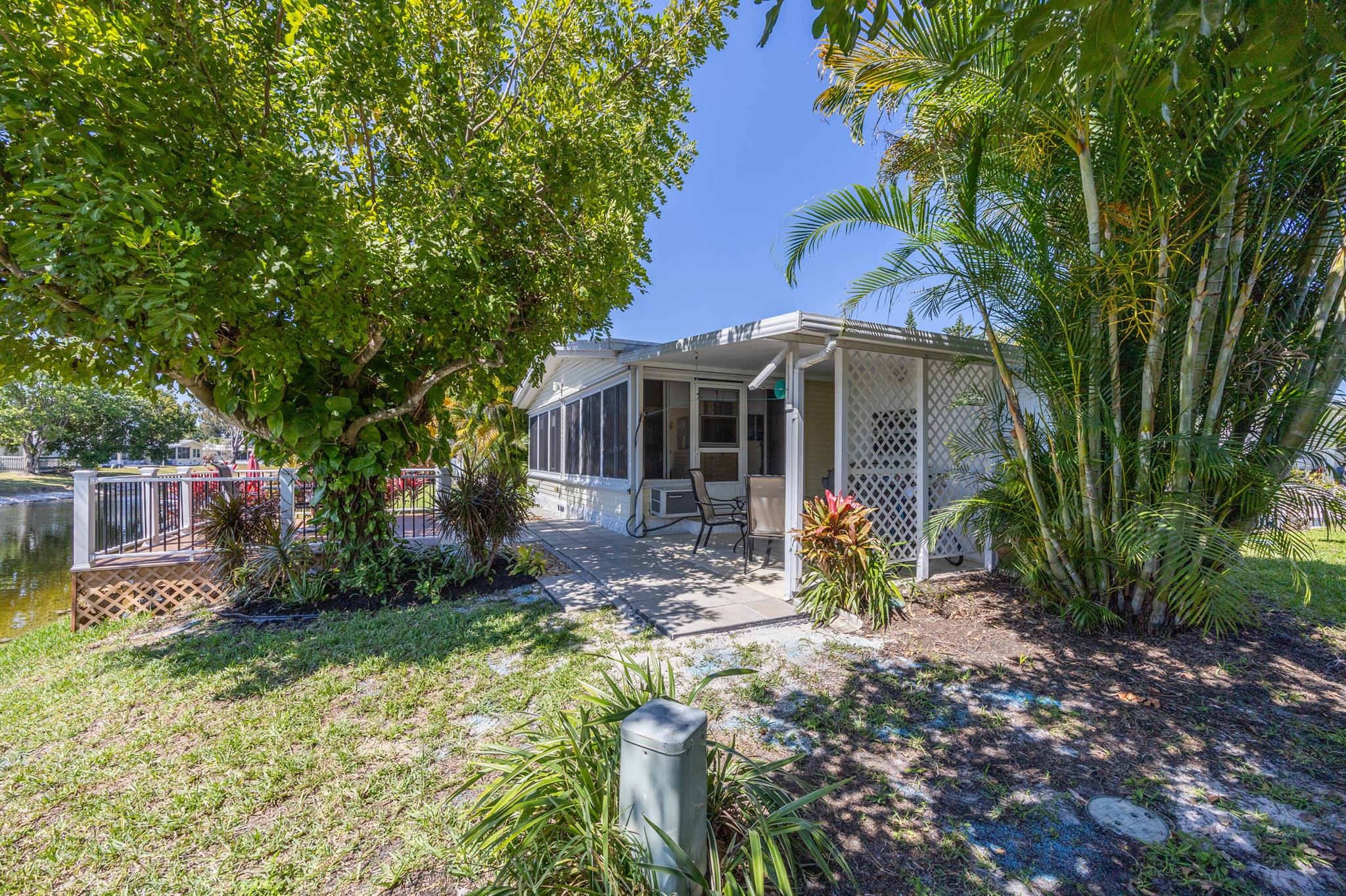 TALLOWWOOD ISLE - Residential