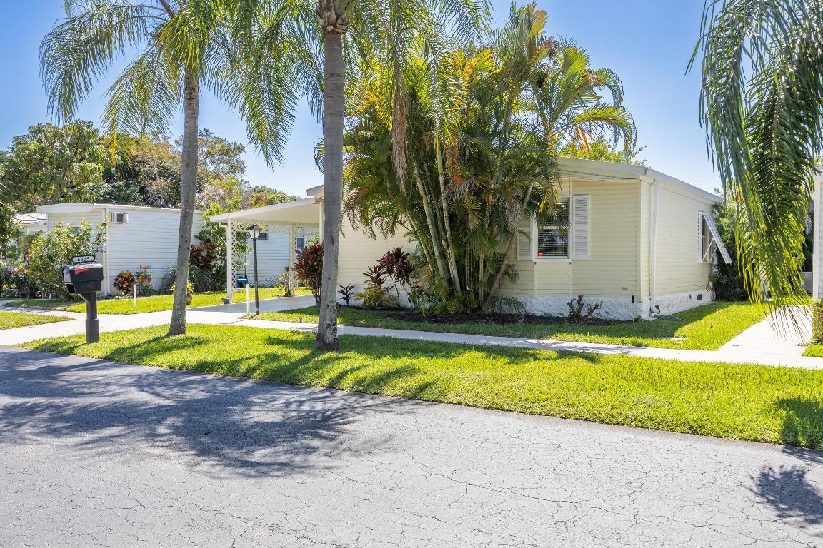 TALLOWWOOD ISLE - Residential