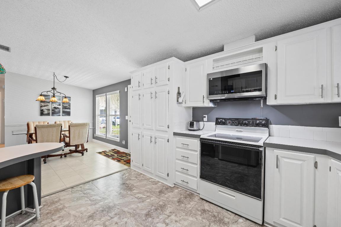 TALLOWWOOD ISLE - Residential