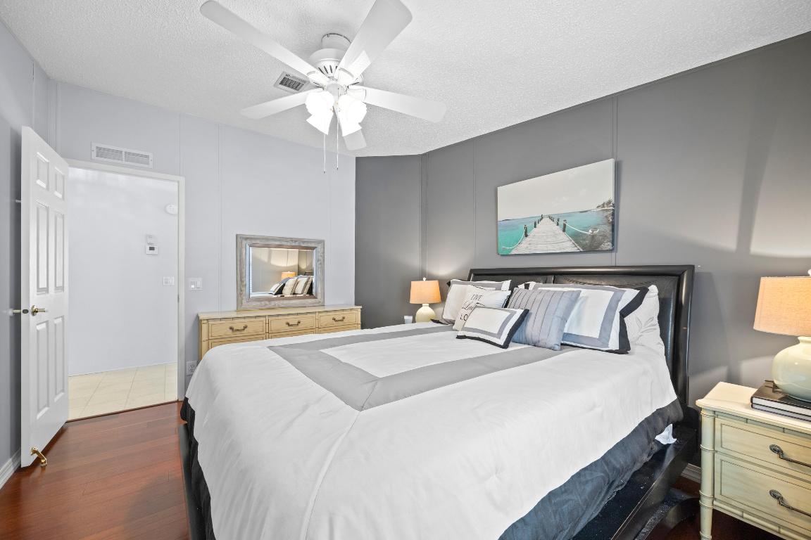 TALLOWWOOD ISLE - Residential