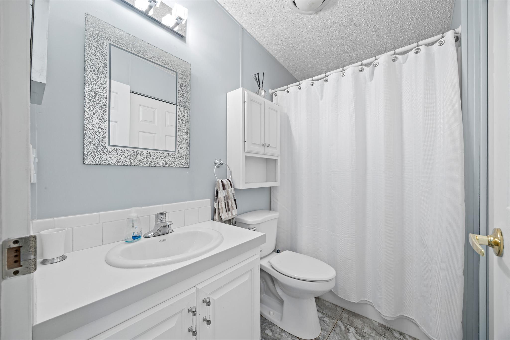 TALLOWWOOD ISLE - Residential