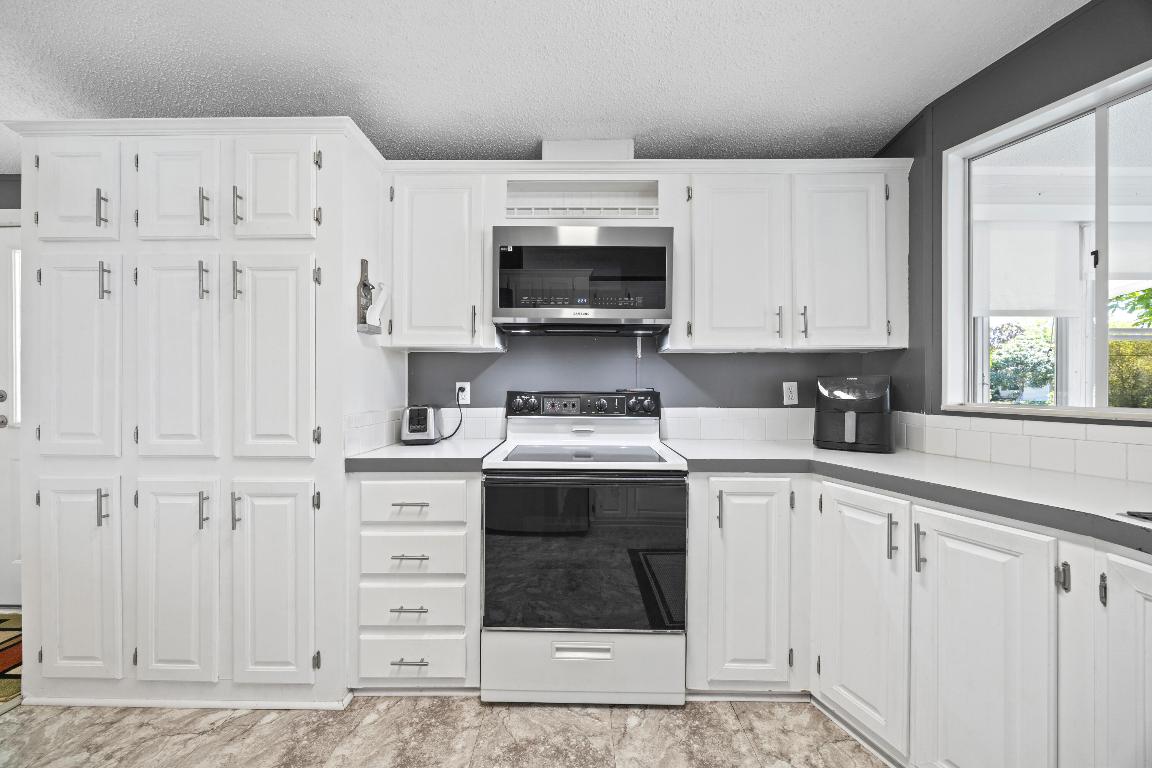 TALLOWWOOD ISLE - Residential