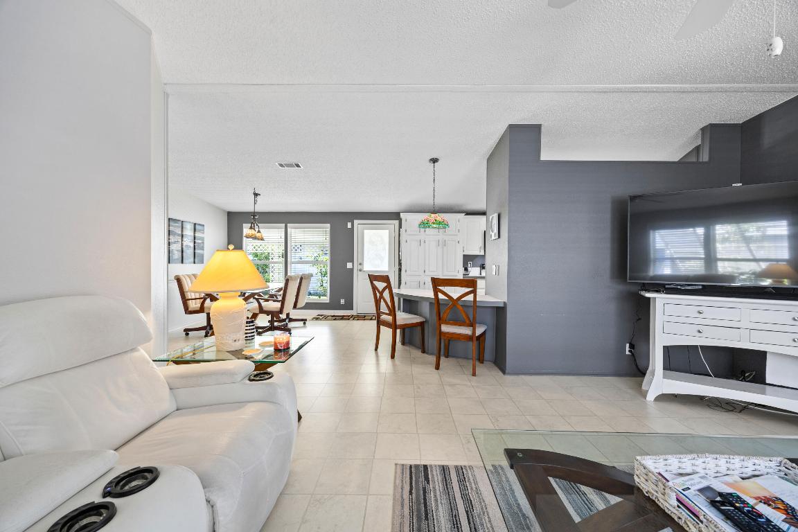 TALLOWWOOD ISLE - Residential