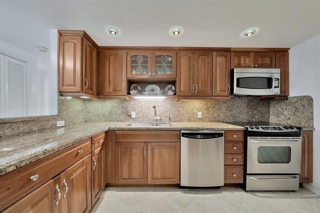 Photo of 4330 Hillcrest Drive #318, Hollywood, FL 33021 (MLS # F10471322)