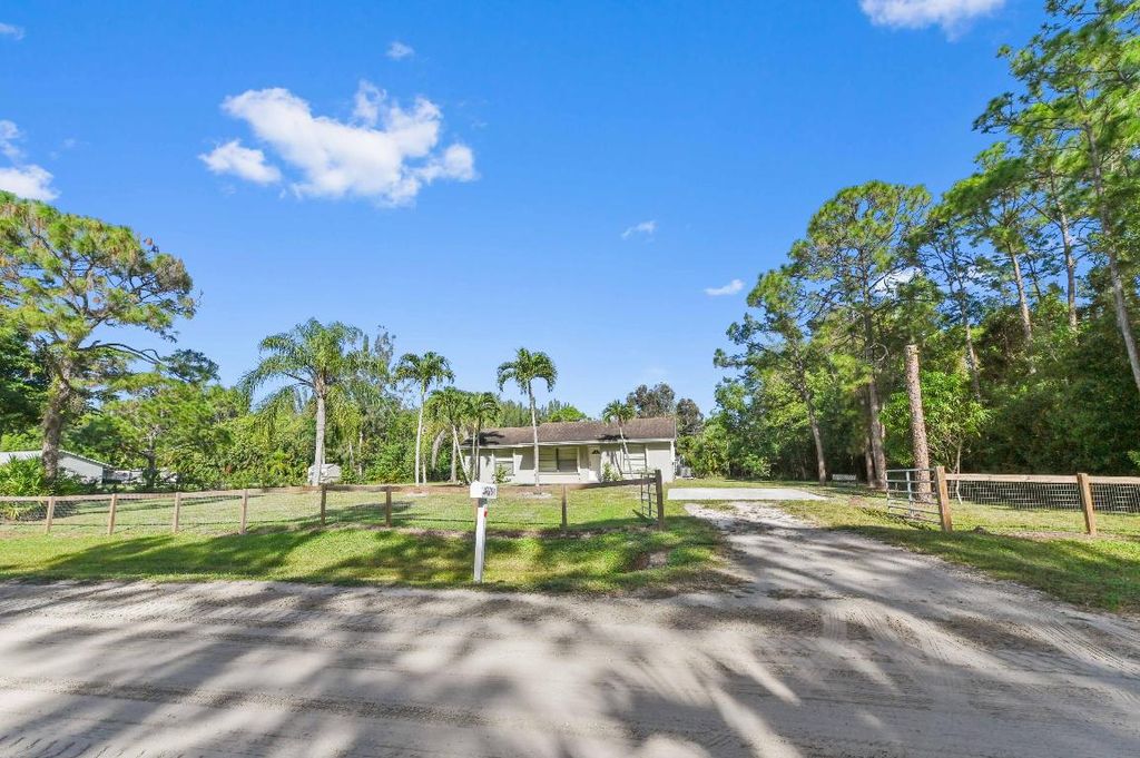 Photo of 13751 59th Court N, Royal Palm Beach, FL 33411 (MLS # R11147901)