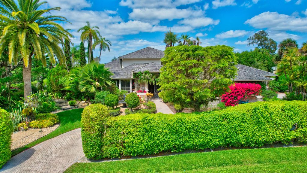 Photo of 11839 Maidstone Drive, Wellington, FL 33414 (MLS # R10788121)