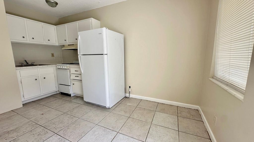 Photo of 719 SE 16th Street #2, Fort Lauderdale, FL 33316 (MLS # F10508044)