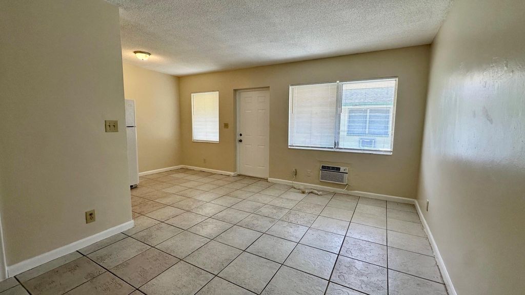 Photo of 719 SE 16th Street #2, Fort Lauderdale, FL 33316 (MLS # F10508044)
