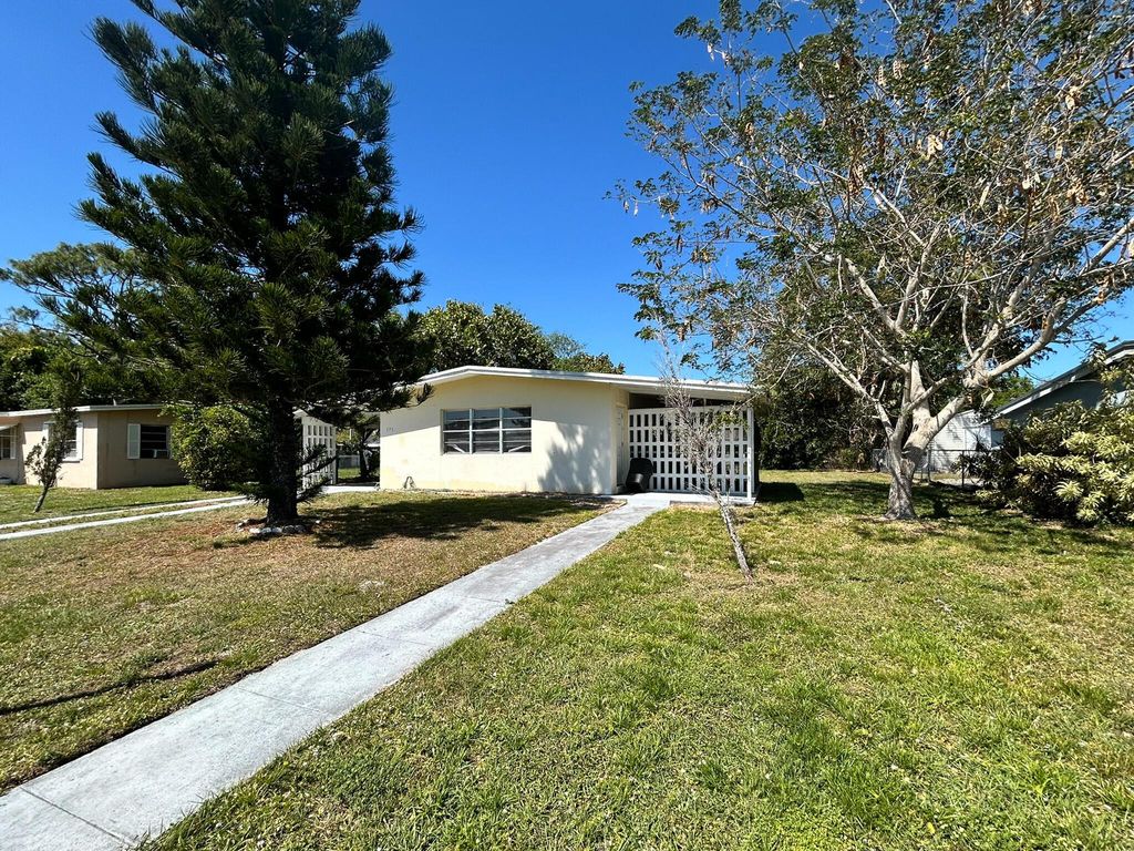 Photo of 171 Princess Drive, Port Saint Lucie, FL 34952 (MLS # R11071597)