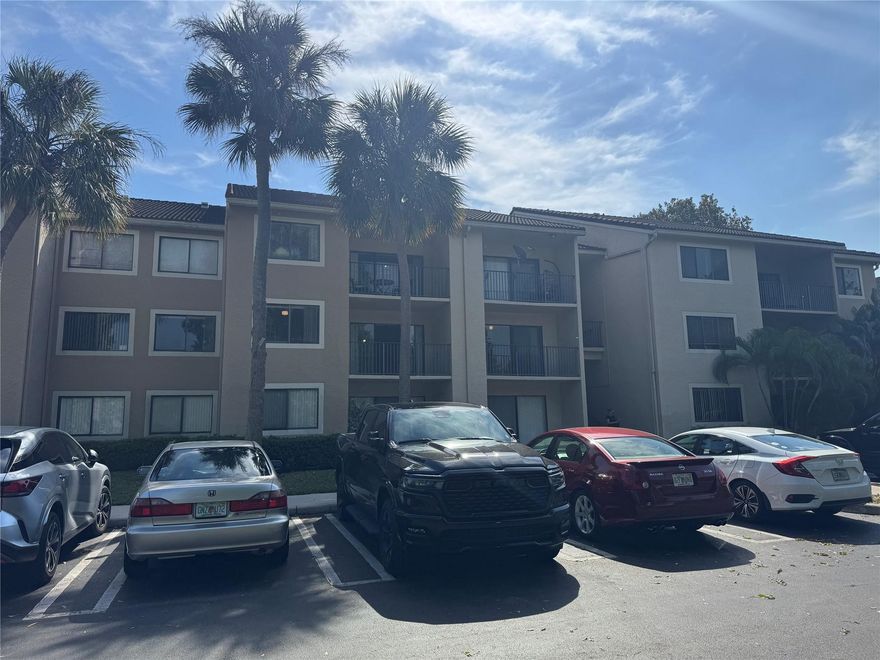 For Rent... 2 bedrooms and 2 bathrooms on 3 floor unit. City of Coral spring, ready for move in. washer and dryer inside the unit. cen. a/c. tile throughout. balcony on the living room. walk in closet. 24//7 gated community. community pool, club house. clients must has apply for HOA application and approval. NO PET. HOA required one of the client must has credit 600 and up. good background check.