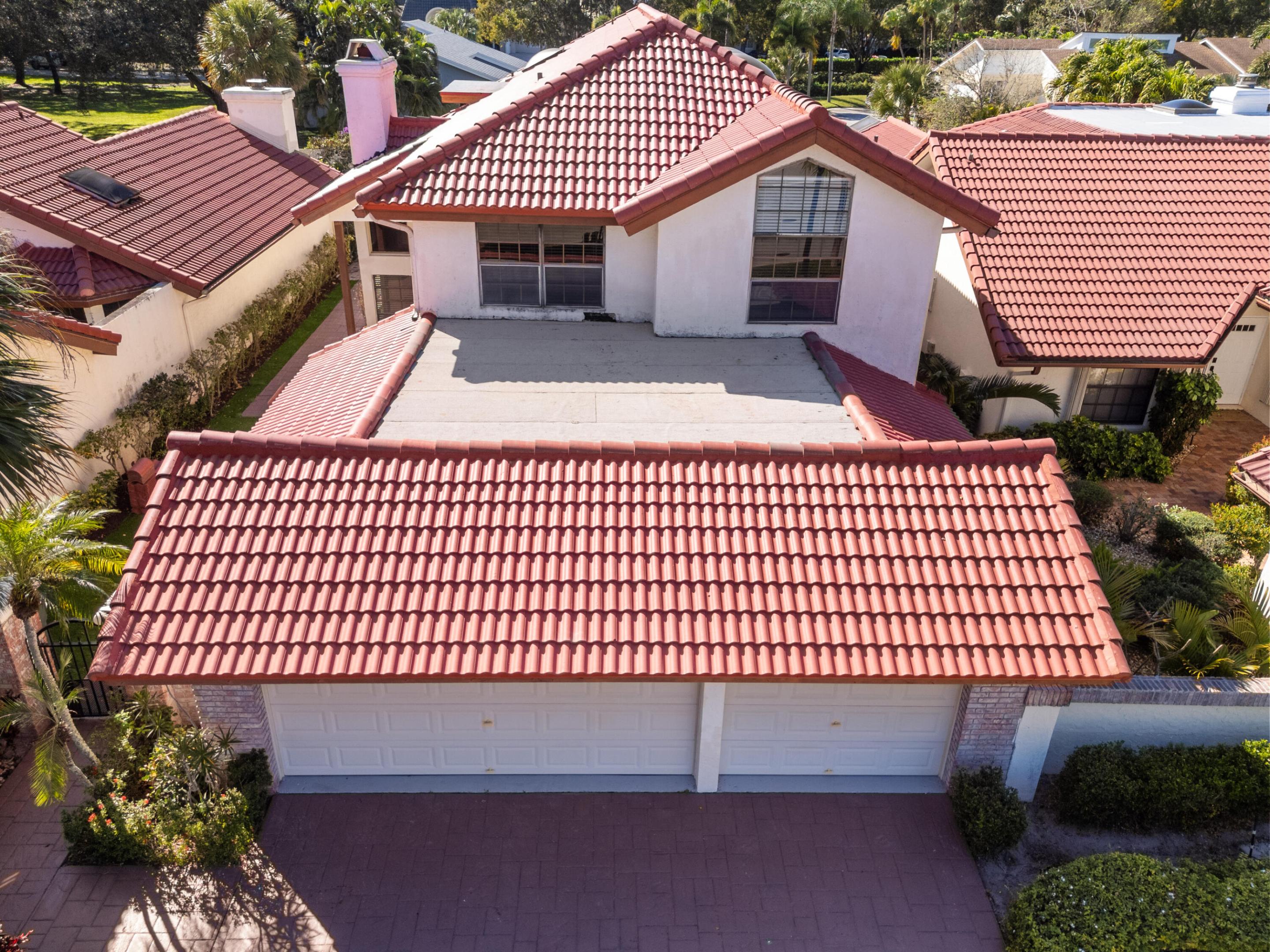 TOWN PLACE CLUB VILLAS - Residential