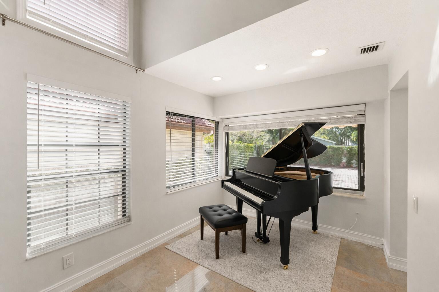 TOWN PLACE CLUB VILLAS - Residential