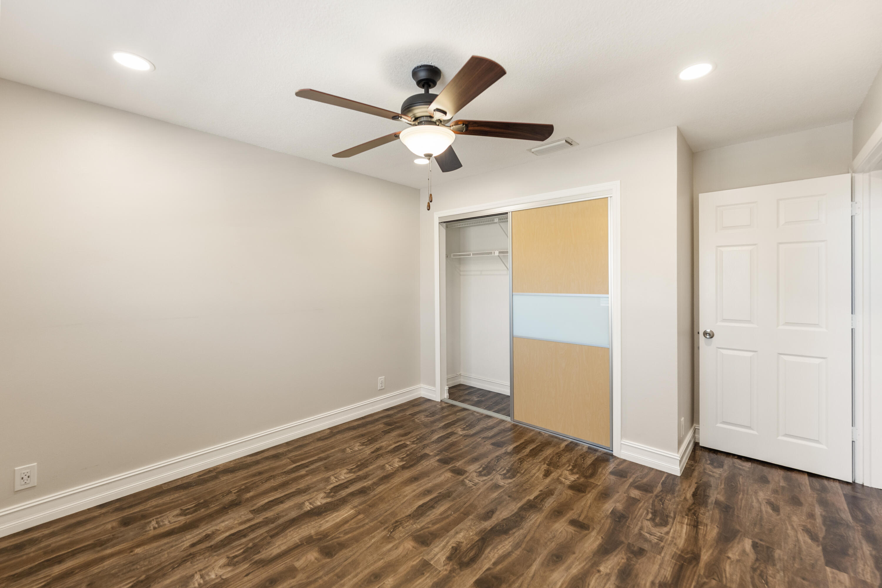 TOWN PLACE CLUB VILLAS - Residential