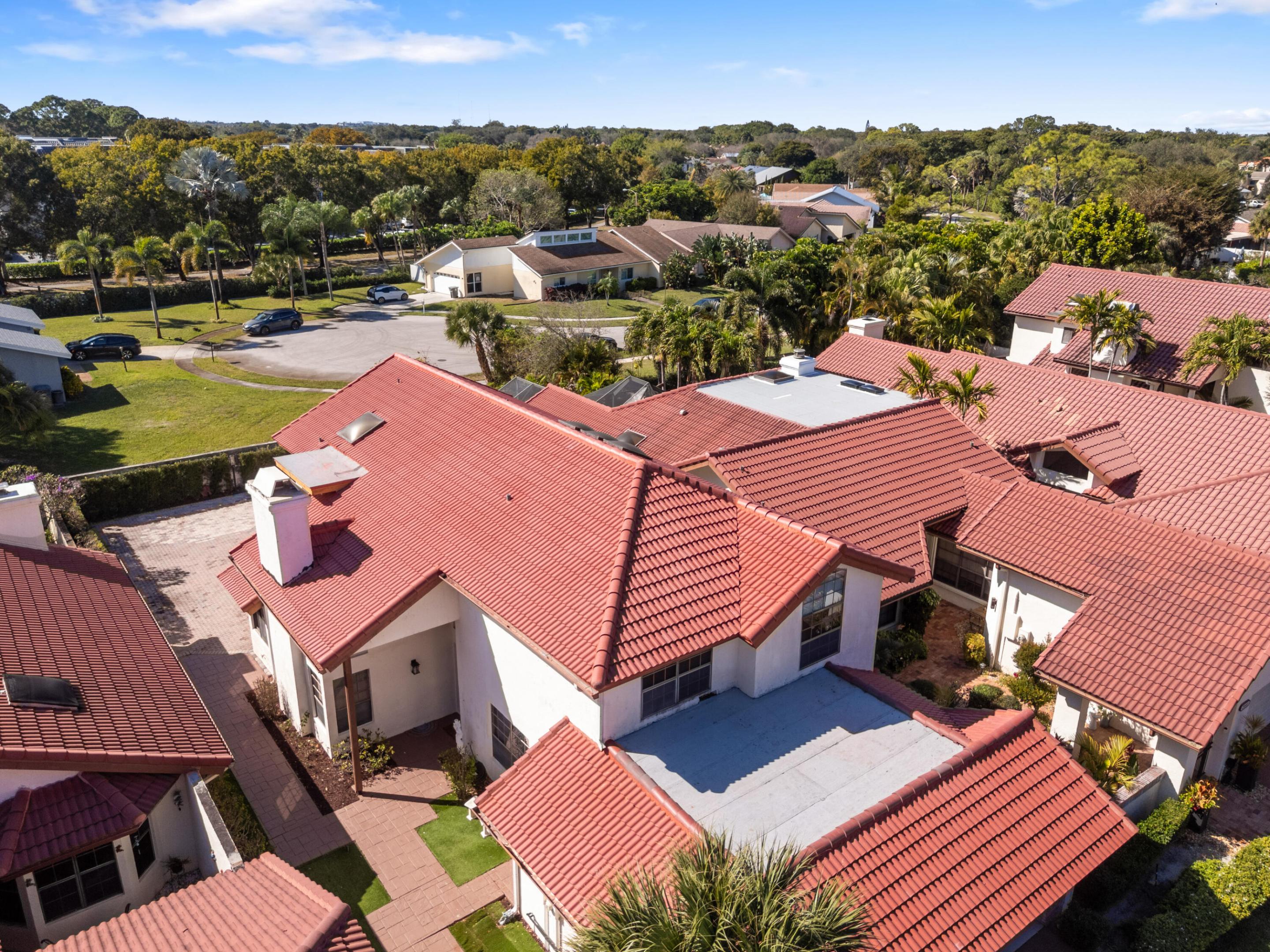 TOWN PLACE CLUB VILLAS - Residential