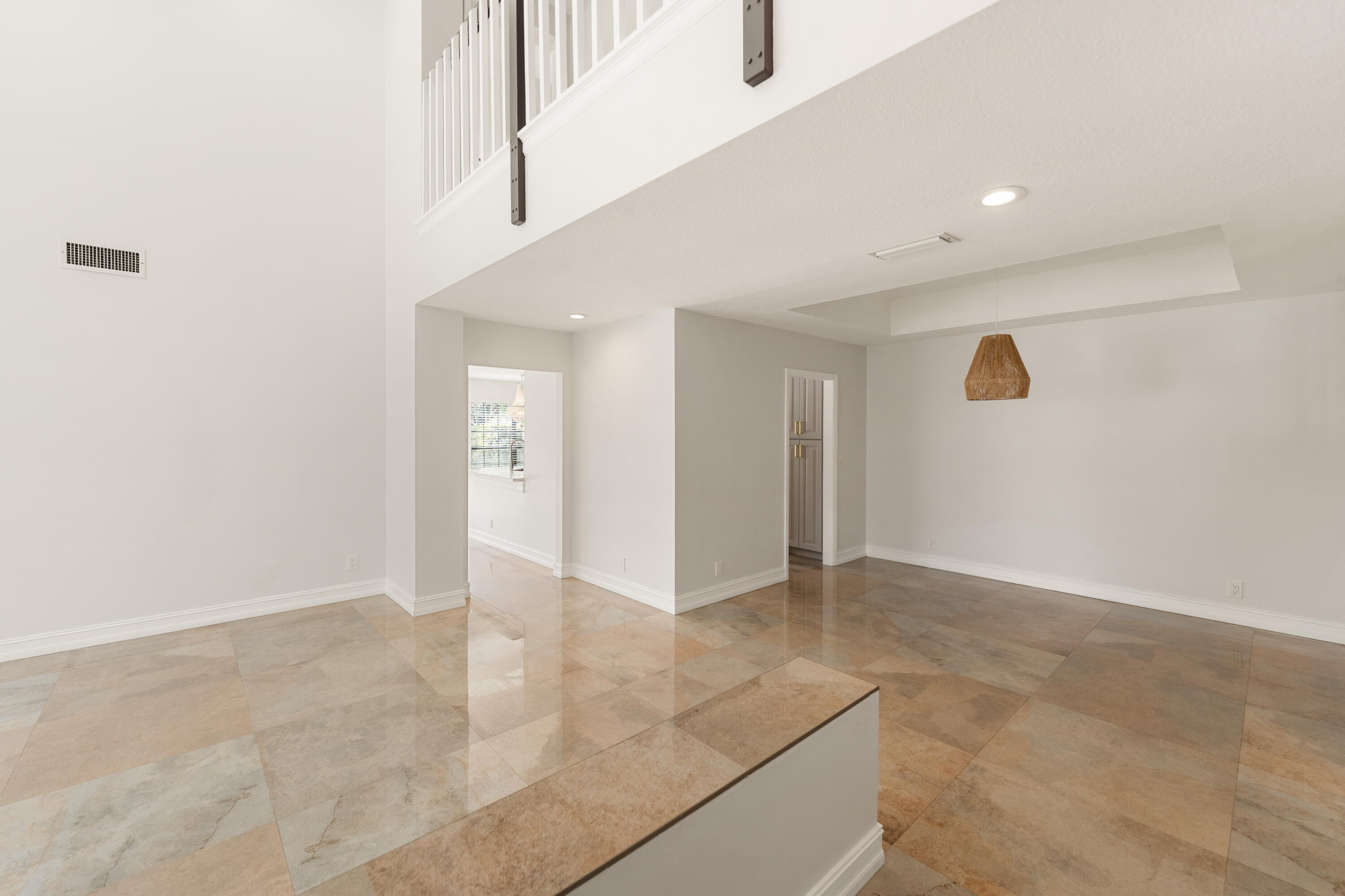 TOWN PLACE CLUB VILLAS - Residential