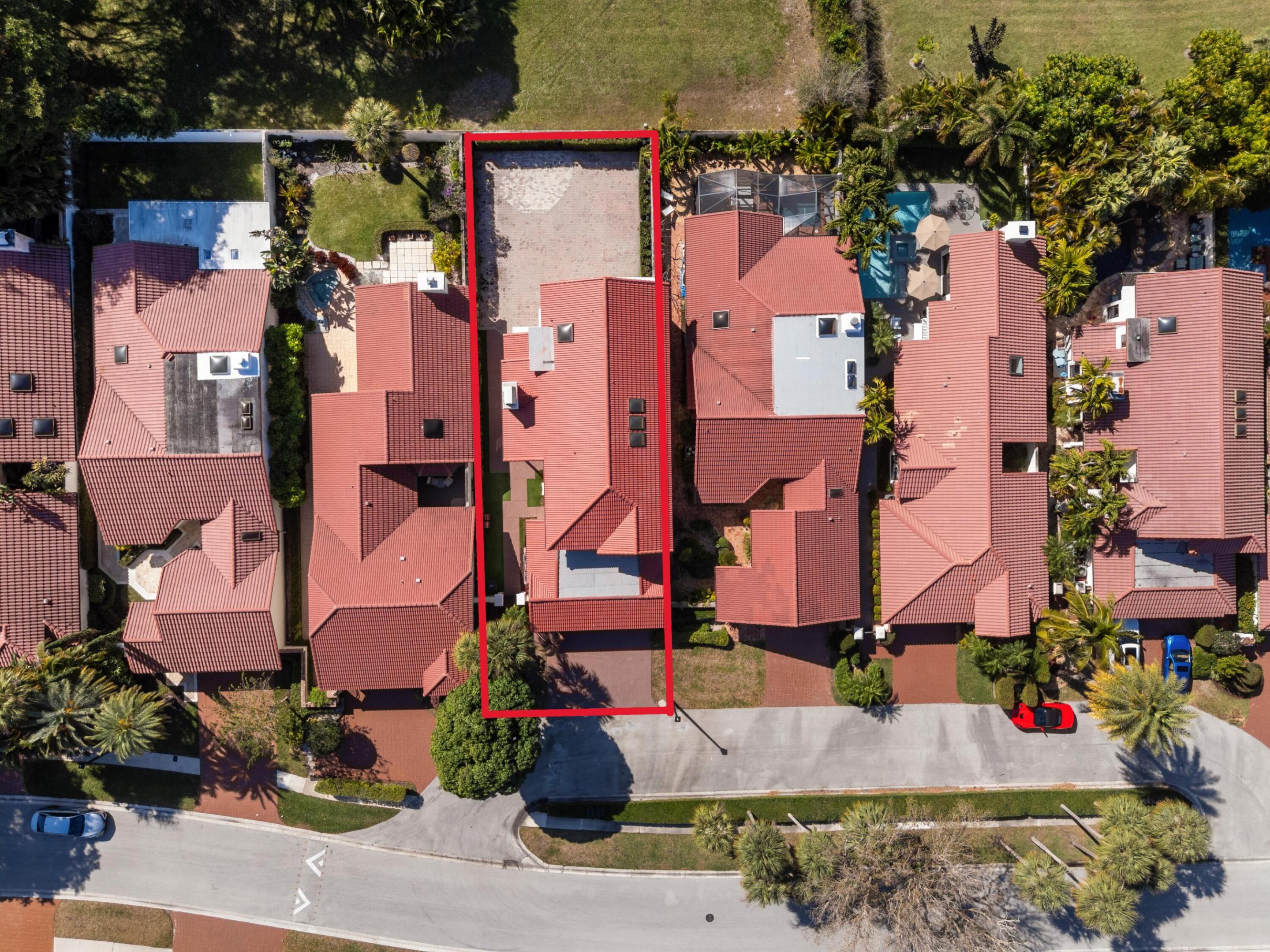 TOWN PLACE CLUB VILLAS - Residential