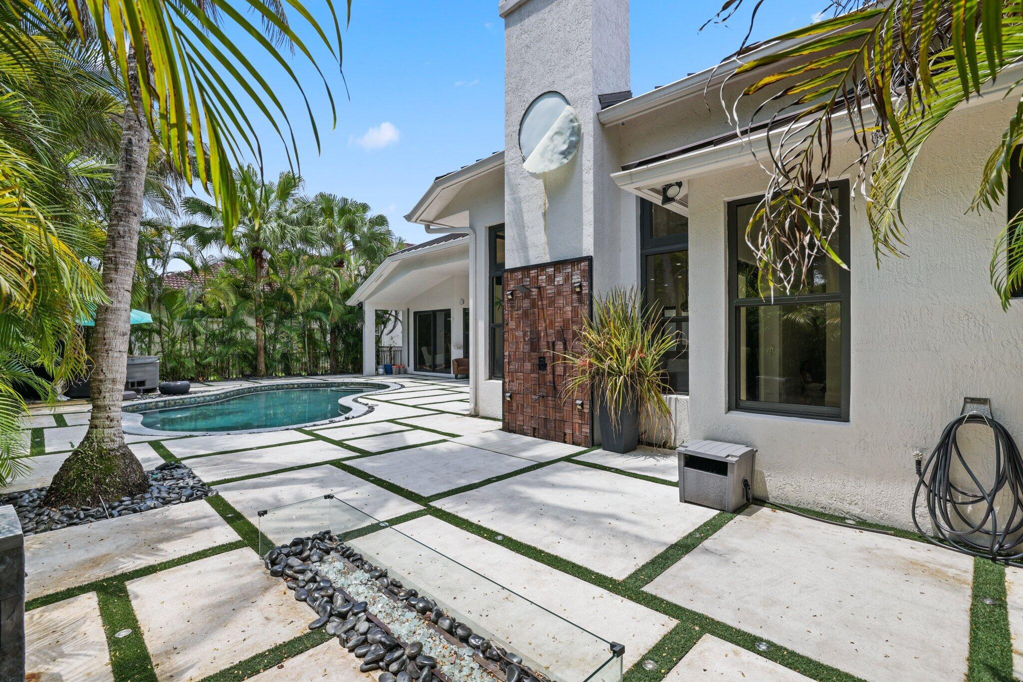 SUNSET LAKES PLAT TWO - Residential