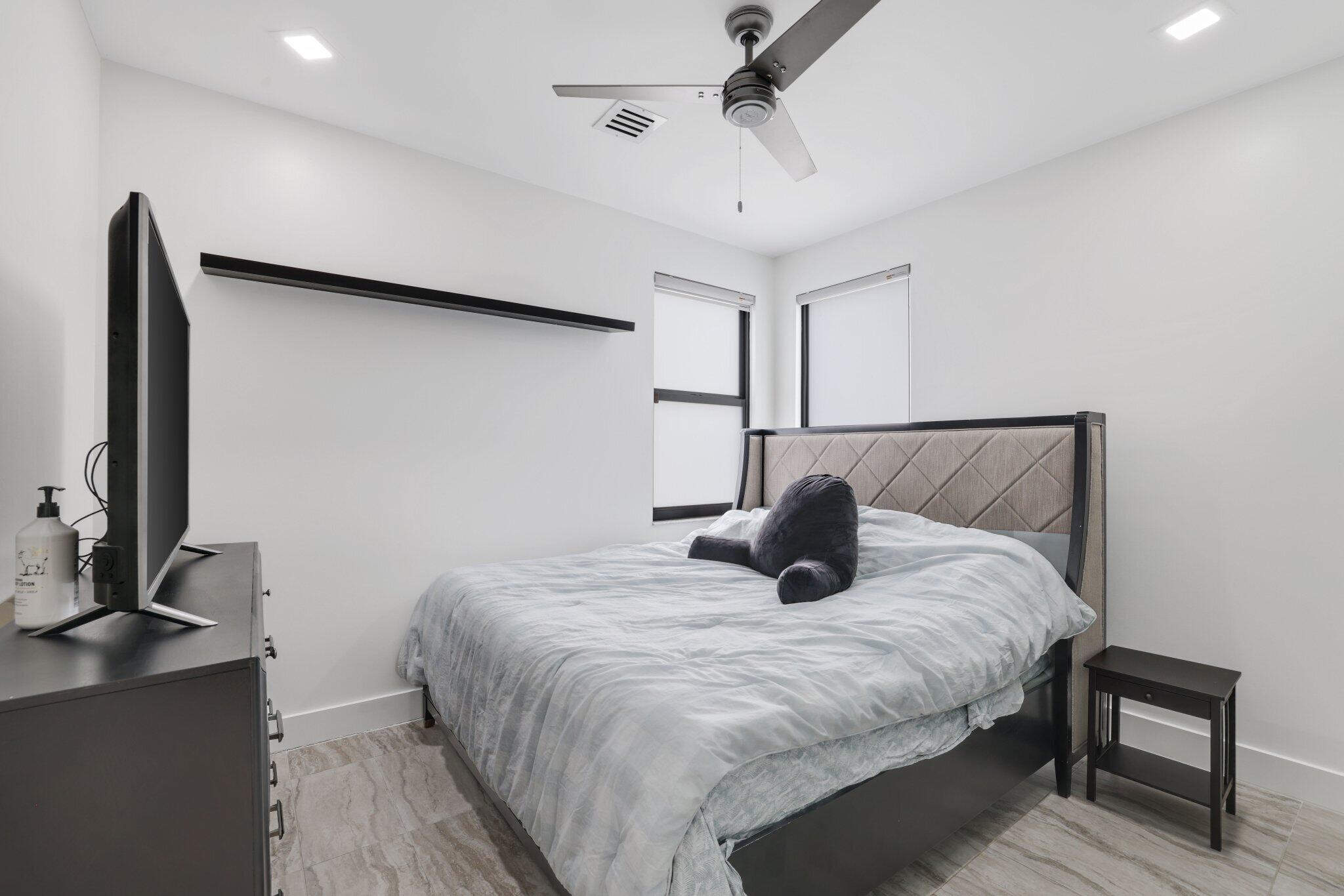 SUNSET LAKES PLAT TWO - Residential