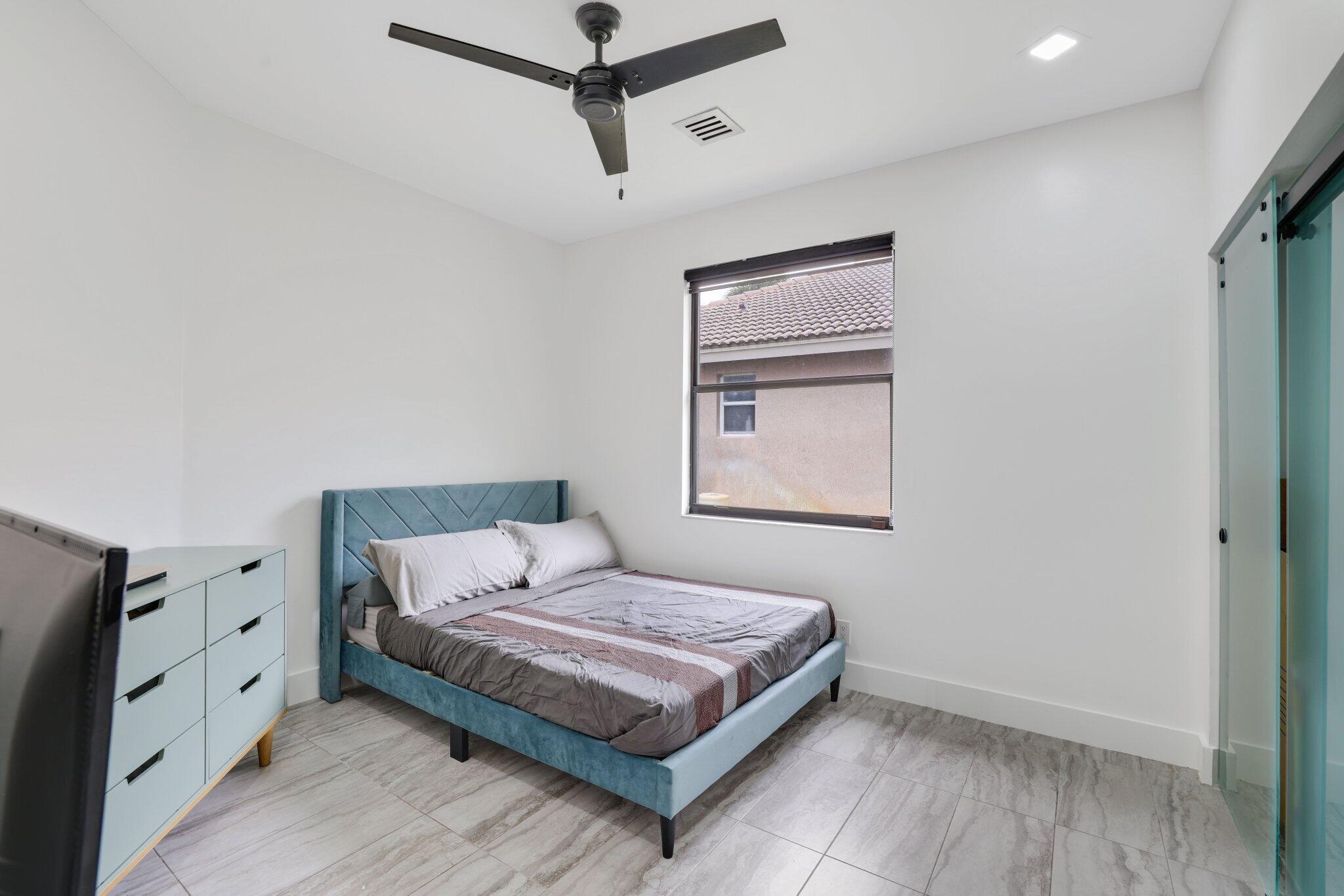 SUNSET LAKES PLAT TWO - Residential