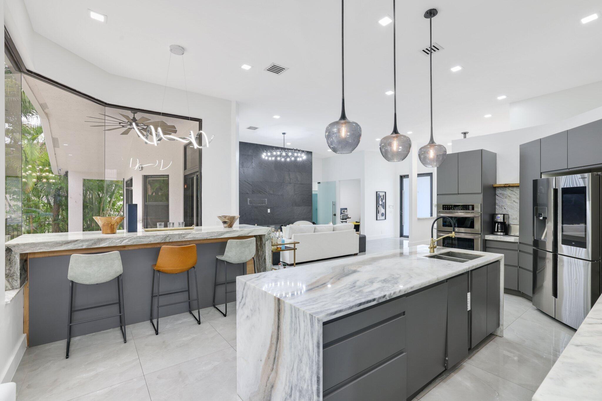 SUNSET LAKES PLAT TWO - Residential