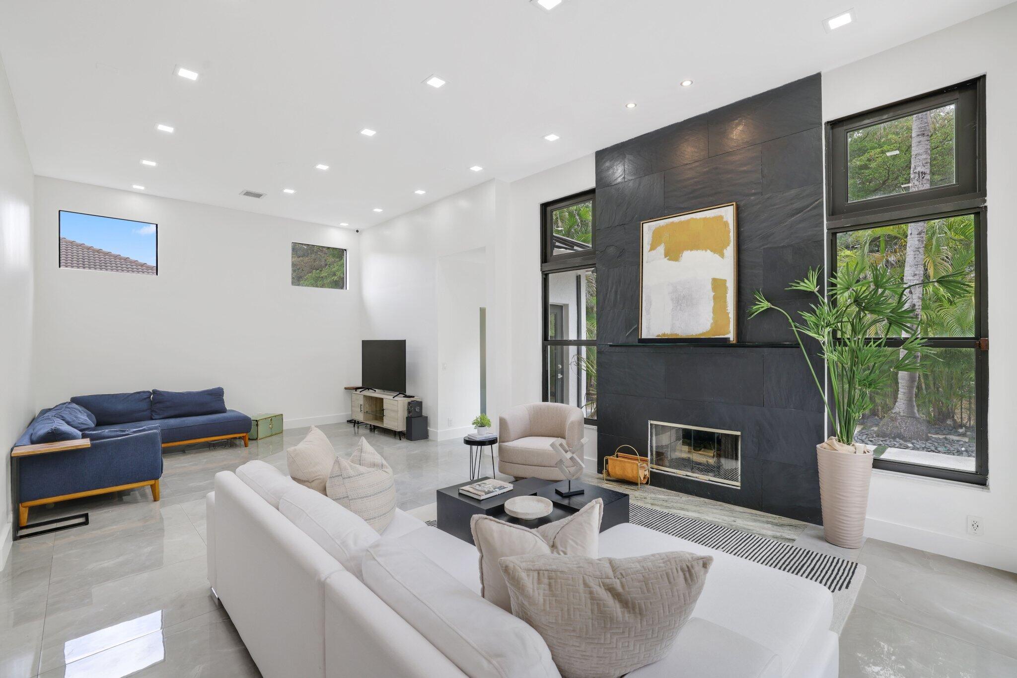 SUNSET LAKES PLAT TWO - Residential