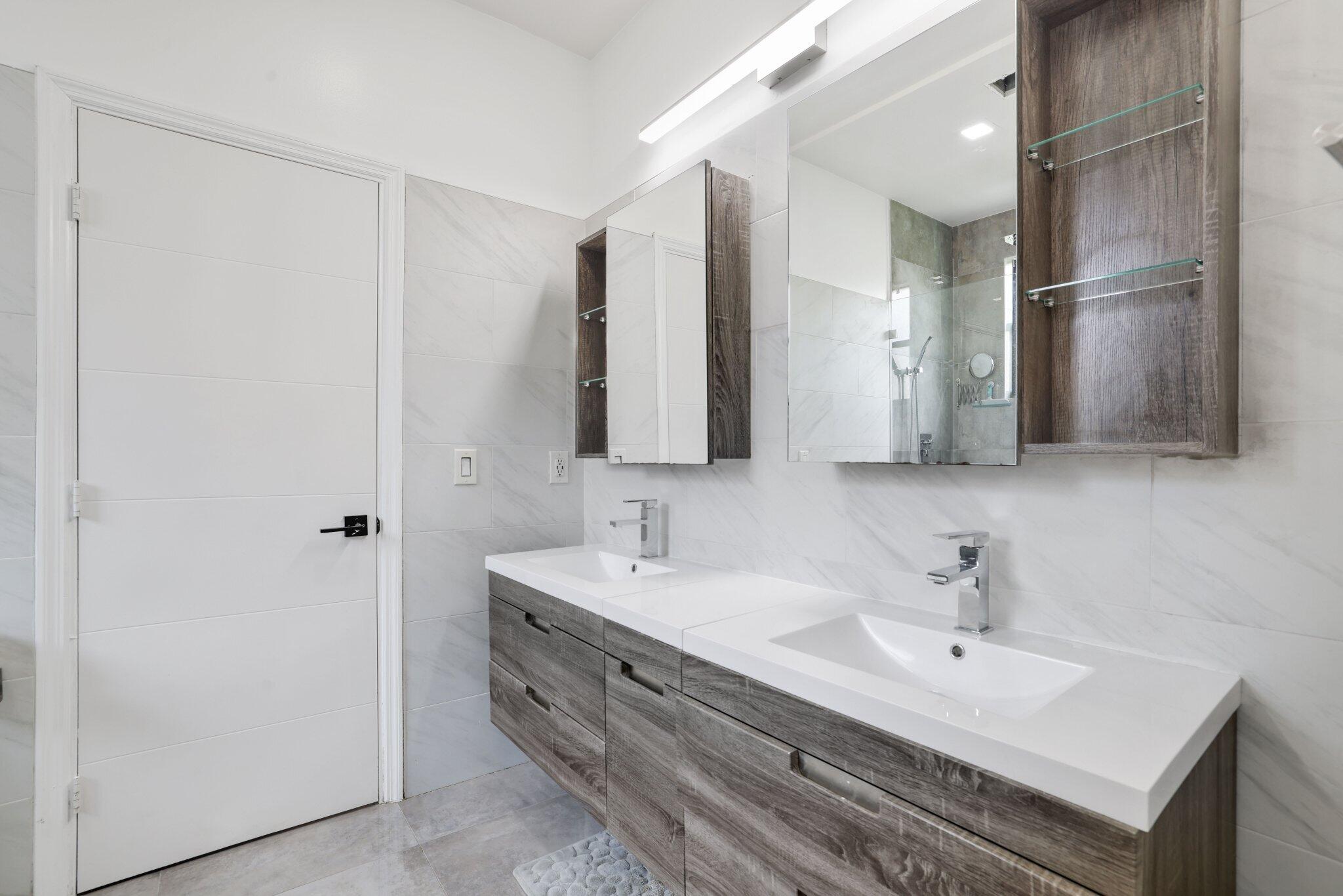 SUNSET LAKES PLAT TWO - Residential