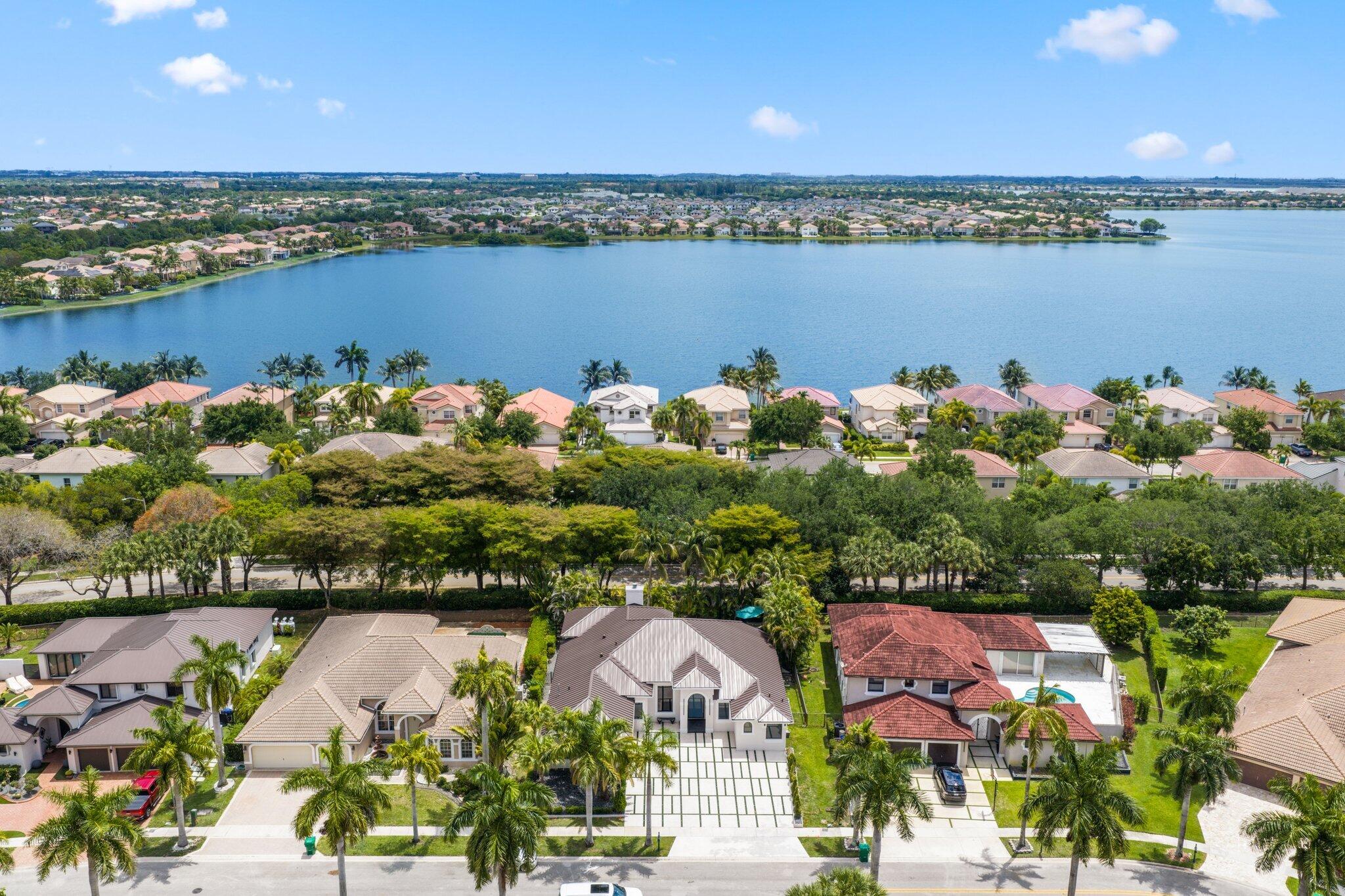 SUNSET LAKES PLAT TWO - Residential