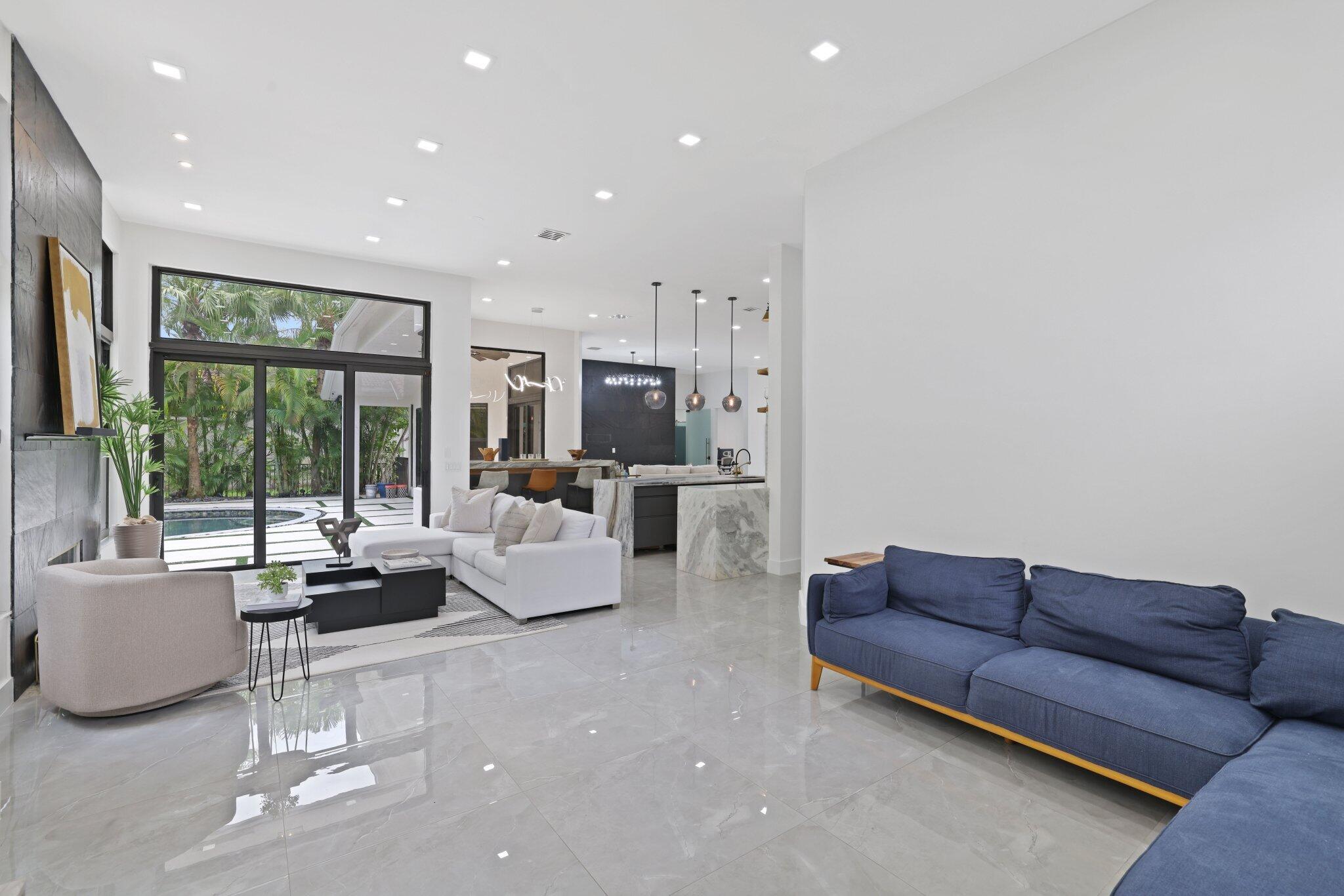 SUNSET LAKES PLAT TWO - Residential