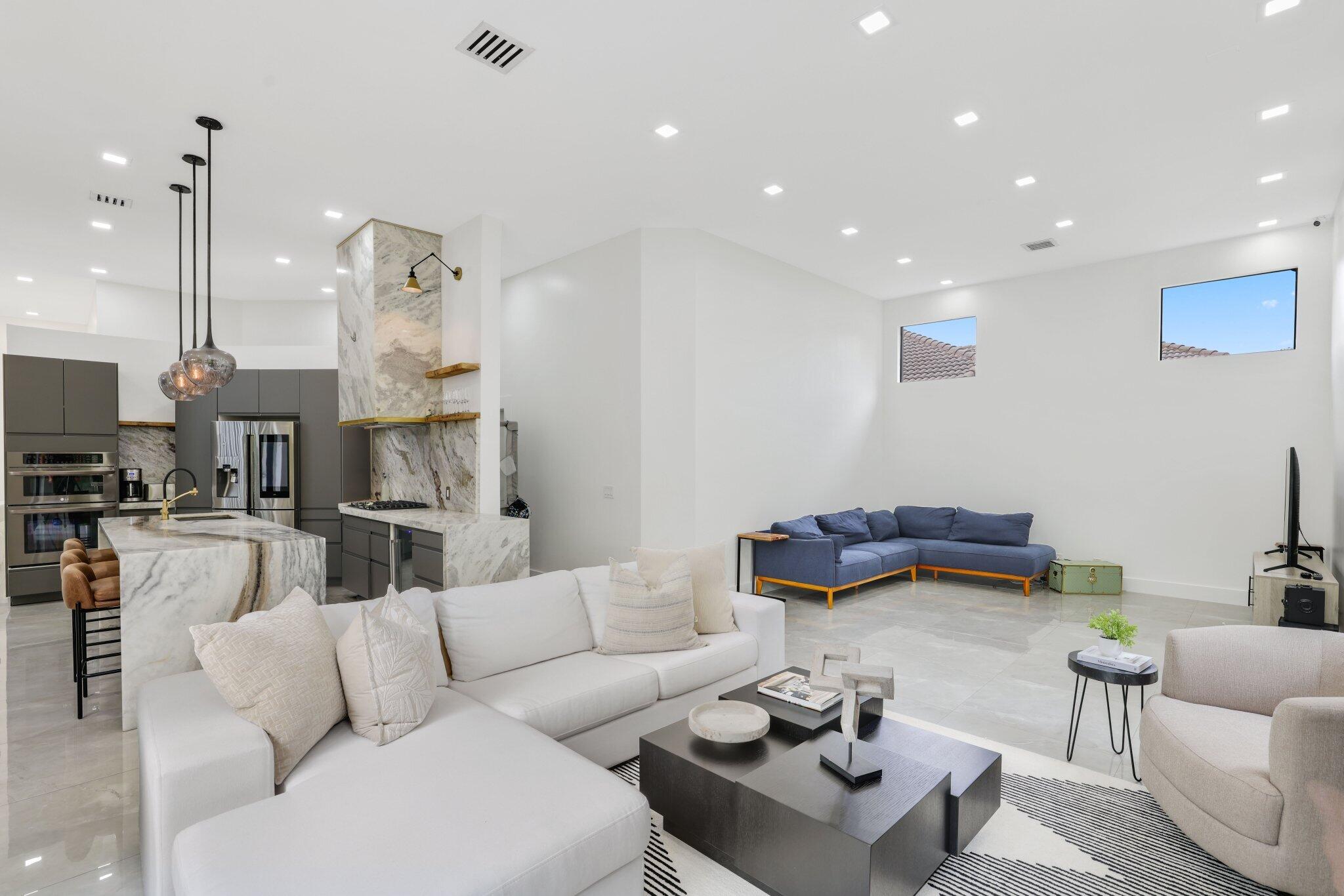 SUNSET LAKES PLAT TWO - Residential