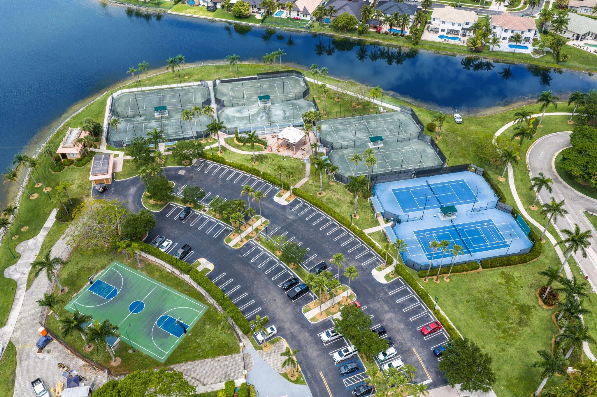 SUNSET LAKES PLAT TWO - Residential